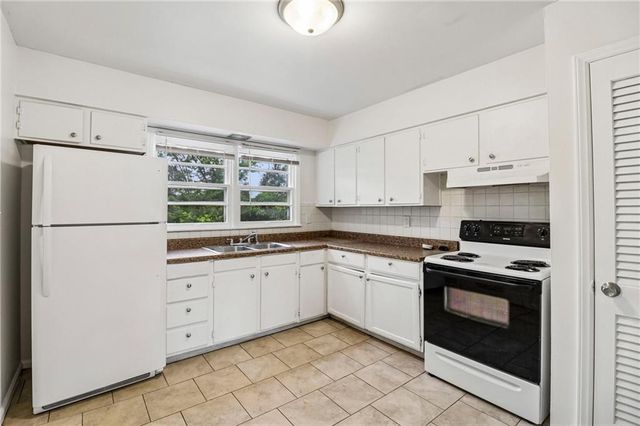 11709 Lawndale Avenue, Kansas City, MO 64137
