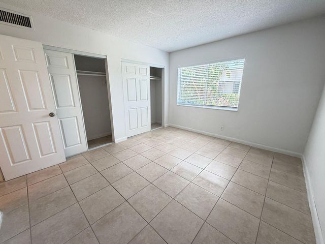515 S Sequoia Drive 110, West Palm Beach, FL 33409