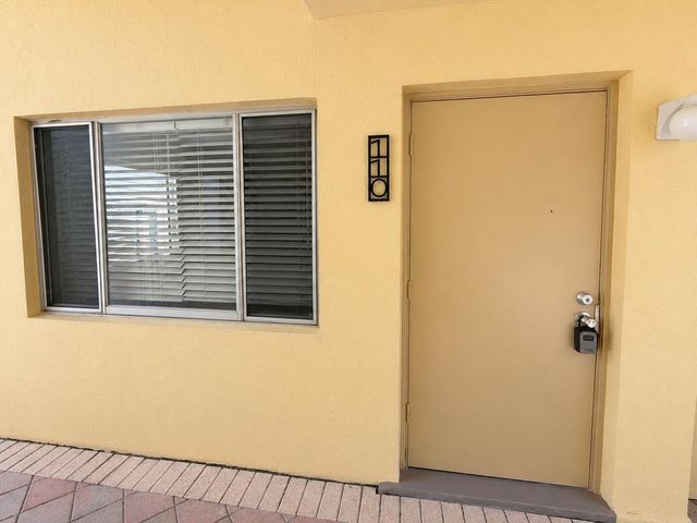 515 S Sequoia Drive 110, West Palm Beach, FL 33409