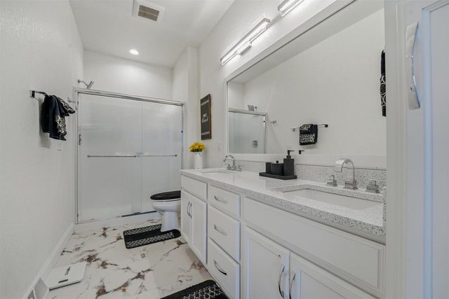 1364 PRIMROSE LANE, Fond Du Lac, WI 54935