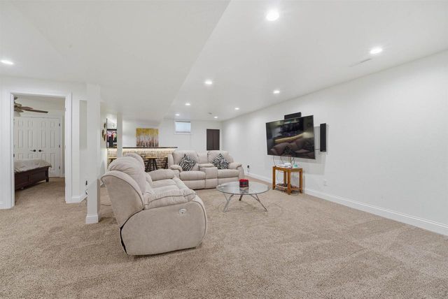 1364 PRIMROSE LANE, Fond Du Lac, WI 54935