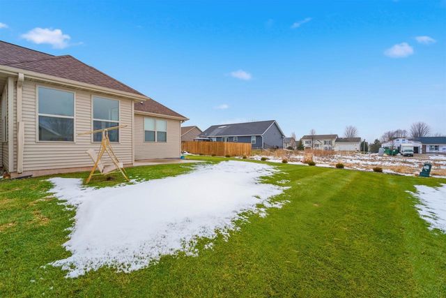 1364 PRIMROSE LANE, Fond Du Lac, WI 54935