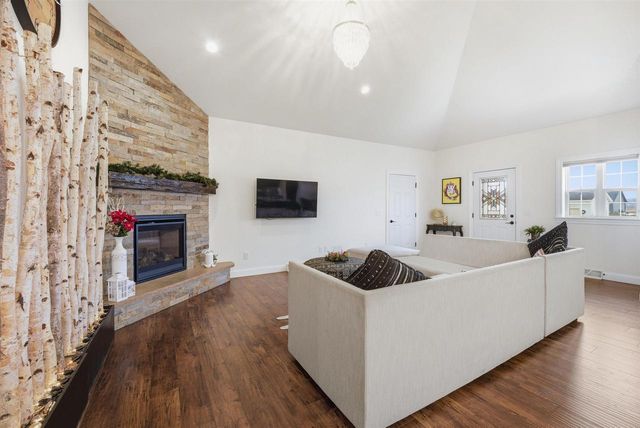 1364 PRIMROSE LANE, Fond Du Lac, WI 54935