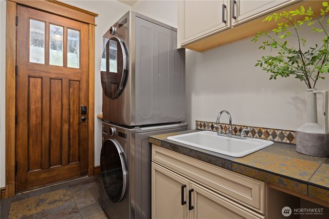 25818 NE 80th Street, Redmond, WA 98053