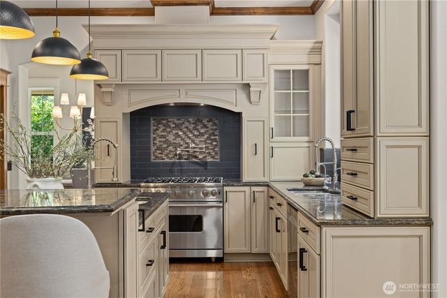 25818 NE 80th Street, Redmond, WA 98053