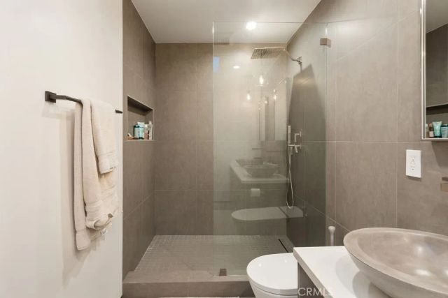 8130 Gould, Los Angeles, CA 90046