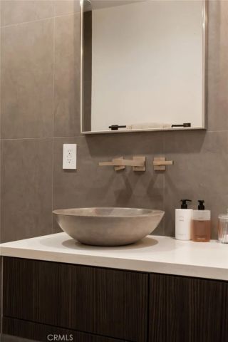 8130 Gould, Los Angeles, CA 90046