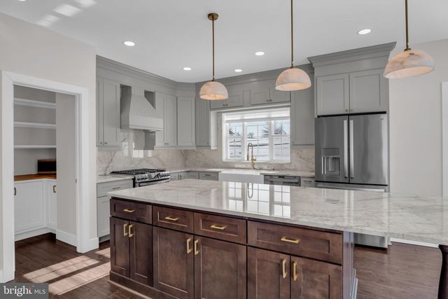 4 PEYTON DR, Carlisle, PA 17015