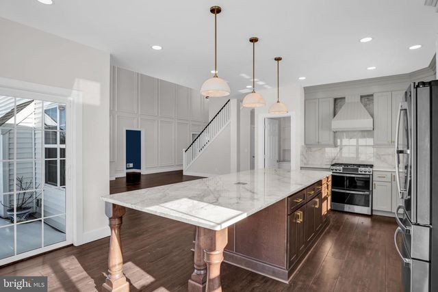 4 PEYTON DR, Carlisle, PA 17015