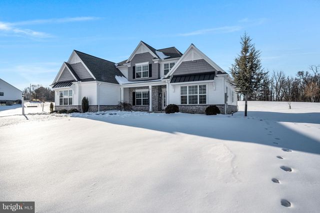 4 PEYTON DR, Carlisle, PA 17015