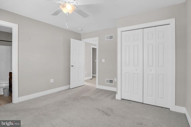 4 PEYTON DR, Carlisle, PA 17015