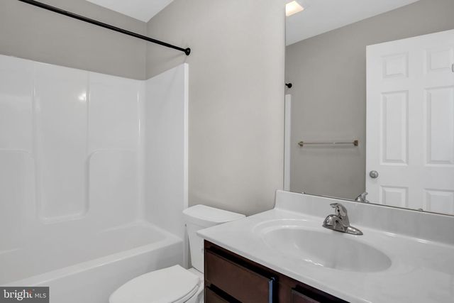 4 PEYTON DR, Carlisle, PA 17015