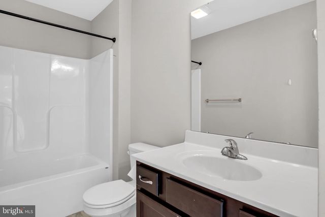 4 PEYTON DR, Carlisle, PA 17015