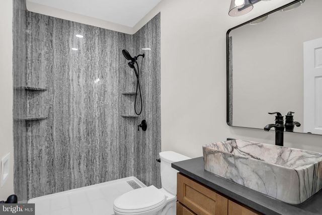 4 PEYTON DR, Carlisle, PA 17015