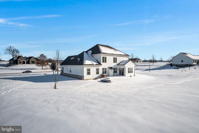 4 PEYTON DR, Carlisle, PA 17015