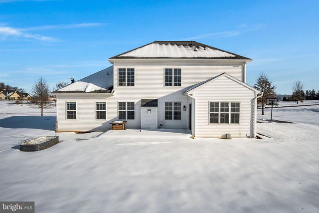 4 PEYTON DR, Carlisle, PA 17015