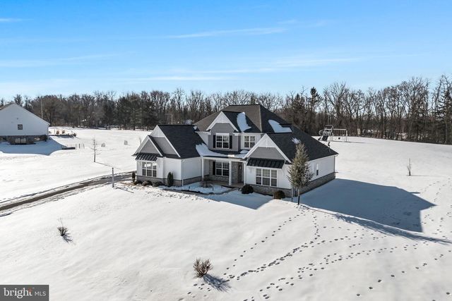 4 PEYTON DR, Carlisle, PA 17015