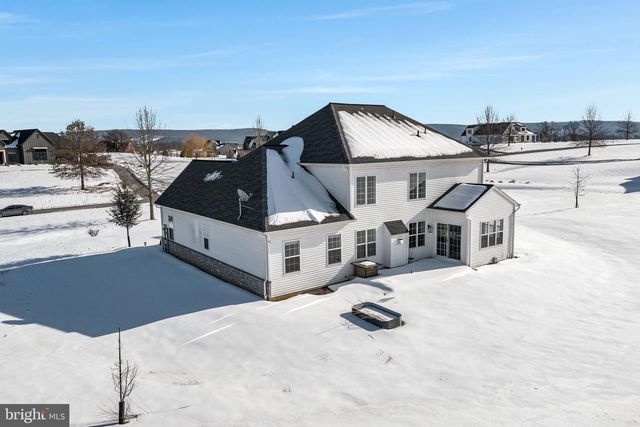 4 PEYTON DR, Carlisle, PA 17015