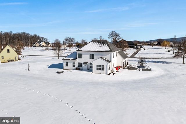 4 PEYTON DR, Carlisle, PA 17015