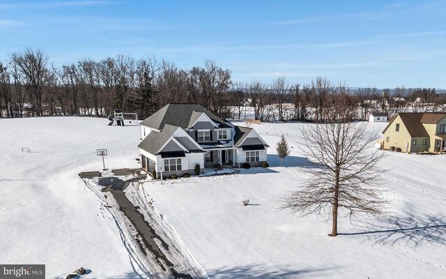 4 PEYTON DR, Carlisle, PA 17015