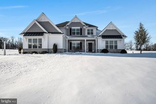 4 PEYTON DR, Carlisle, PA 17015