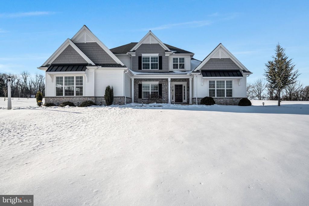 4 PEYTON DR, Carlisle, PA 17015