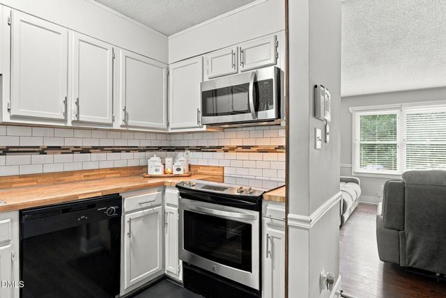 9 Cairn Court, Durham, NC 27705
