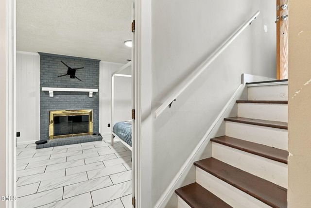 9 Cairn Court, Durham, NC 27705