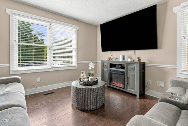 9 Cairn Court, Durham, NC 27705