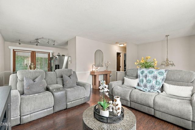 9 Cairn Court, Durham, NC 27705