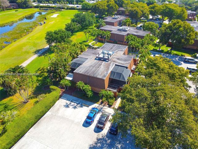 9135 SW 20th Pl, Davie, FL 33324