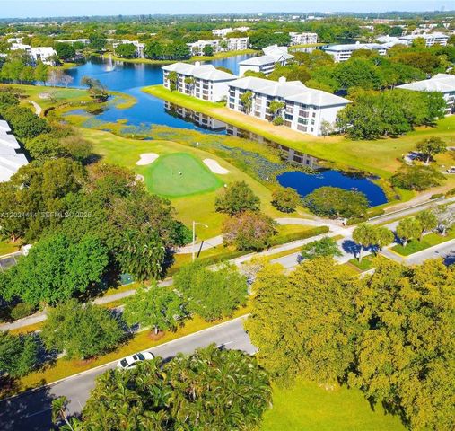 9135 SW 20th Pl, Davie, FL 33324