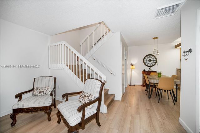 9135 SW 20th Pl, Davie, FL 33324
