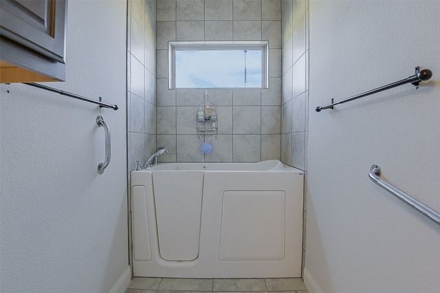 4111 Roberts Lane, Midlothian, TX 76065