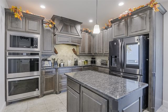 4111 Roberts Lane, Midlothian, TX 76065