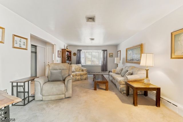 60 White Oak Rd, Parsippany-troy Hills Twp., NJ 07054