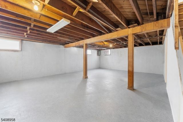 60 White Oak Rd, Parsippany-troy Hills Twp., NJ 07054