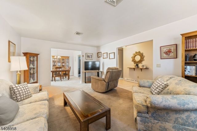 60 White Oak Rd, Parsippany-troy Hills Twp., NJ 07054