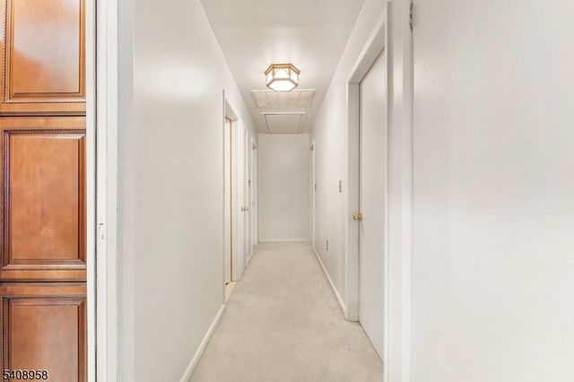 60 White Oak Rd, Parsippany-troy Hills Twp., NJ 07054