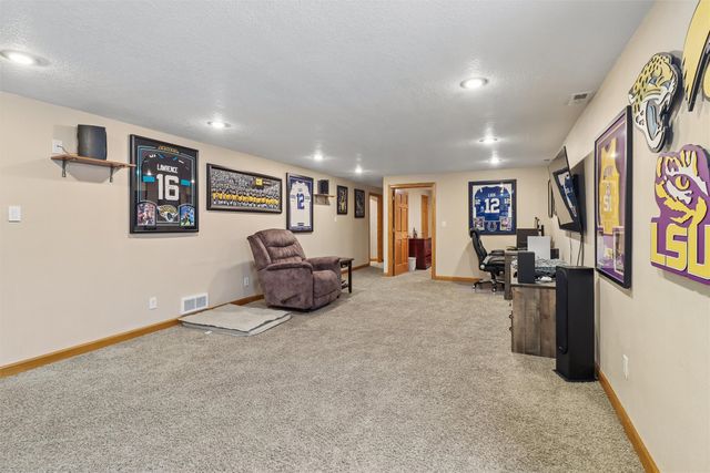 1701 Crabapple Lane, Granger, IA 50109