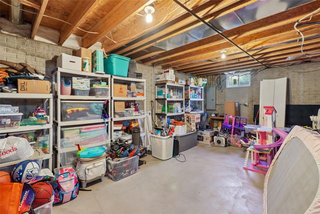 1701 Crabapple Lane, Granger, IA 50109