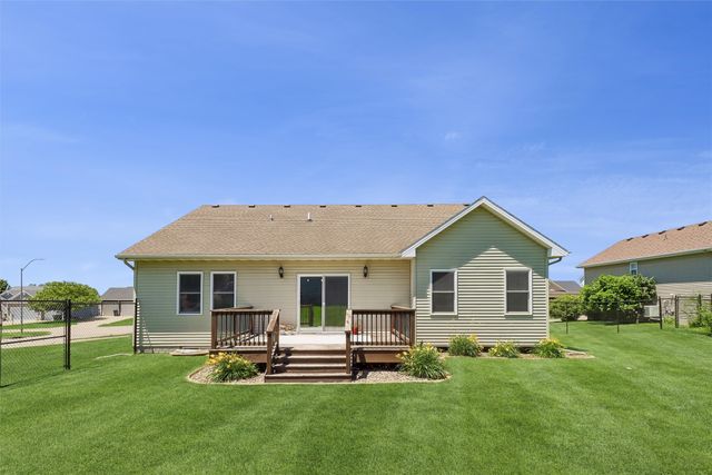 1701 Crabapple Lane, Granger, IA 50109