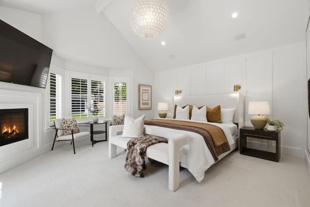 1052 Echo Drive, Los Altos, CA 94024