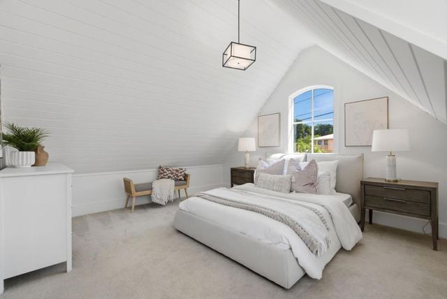 1052 Echo Drive, Los Altos, CA 94024