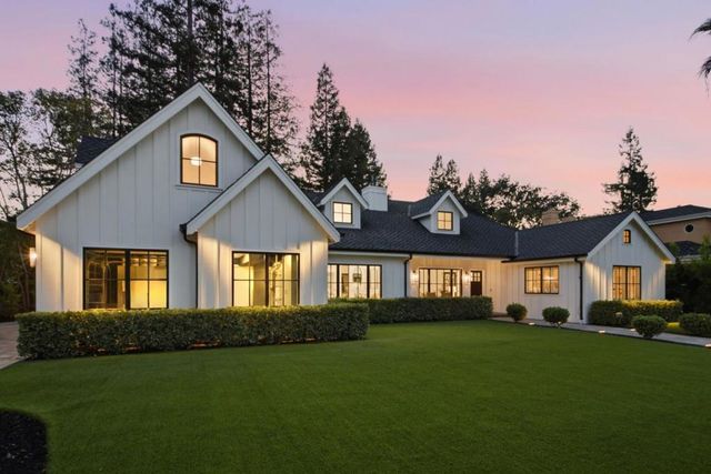 1052 Echo Drive, Los Altos, CA 94024