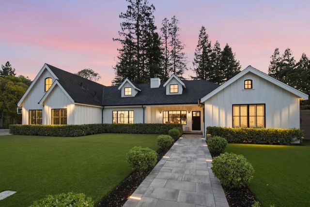 1052 Echo Drive, Los Altos, CA 94024
