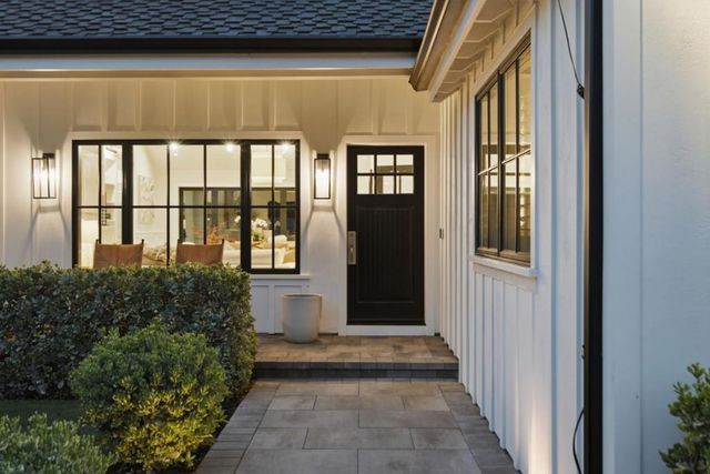 1052 Echo Drive, Los Altos, CA 94024