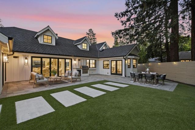 1052 Echo Drive, Los Altos, CA 94024