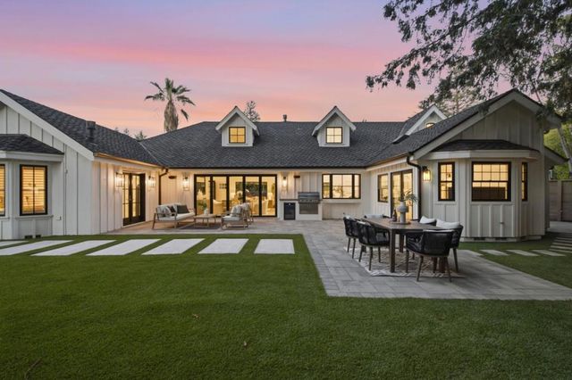 1052 Echo Drive, Los Altos, CA 94024