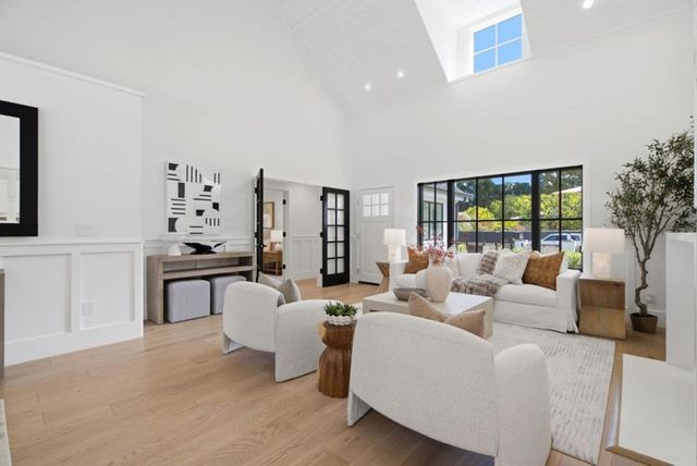 1052 Echo Drive, Los Altos, CA 94024